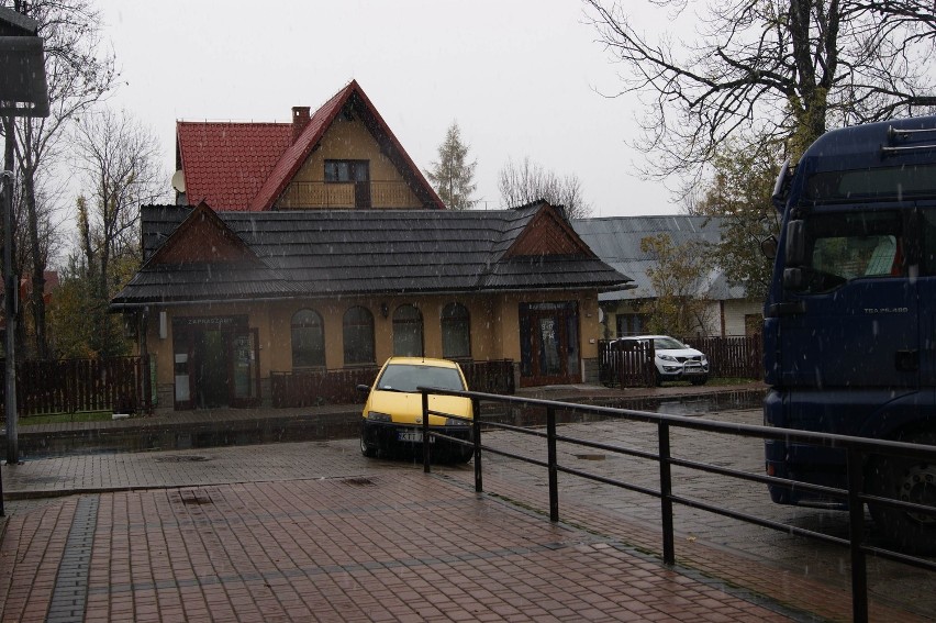 Zakopane: W mieście pada pierwszy śnieg w sezonie 2012/13 [FOTO]