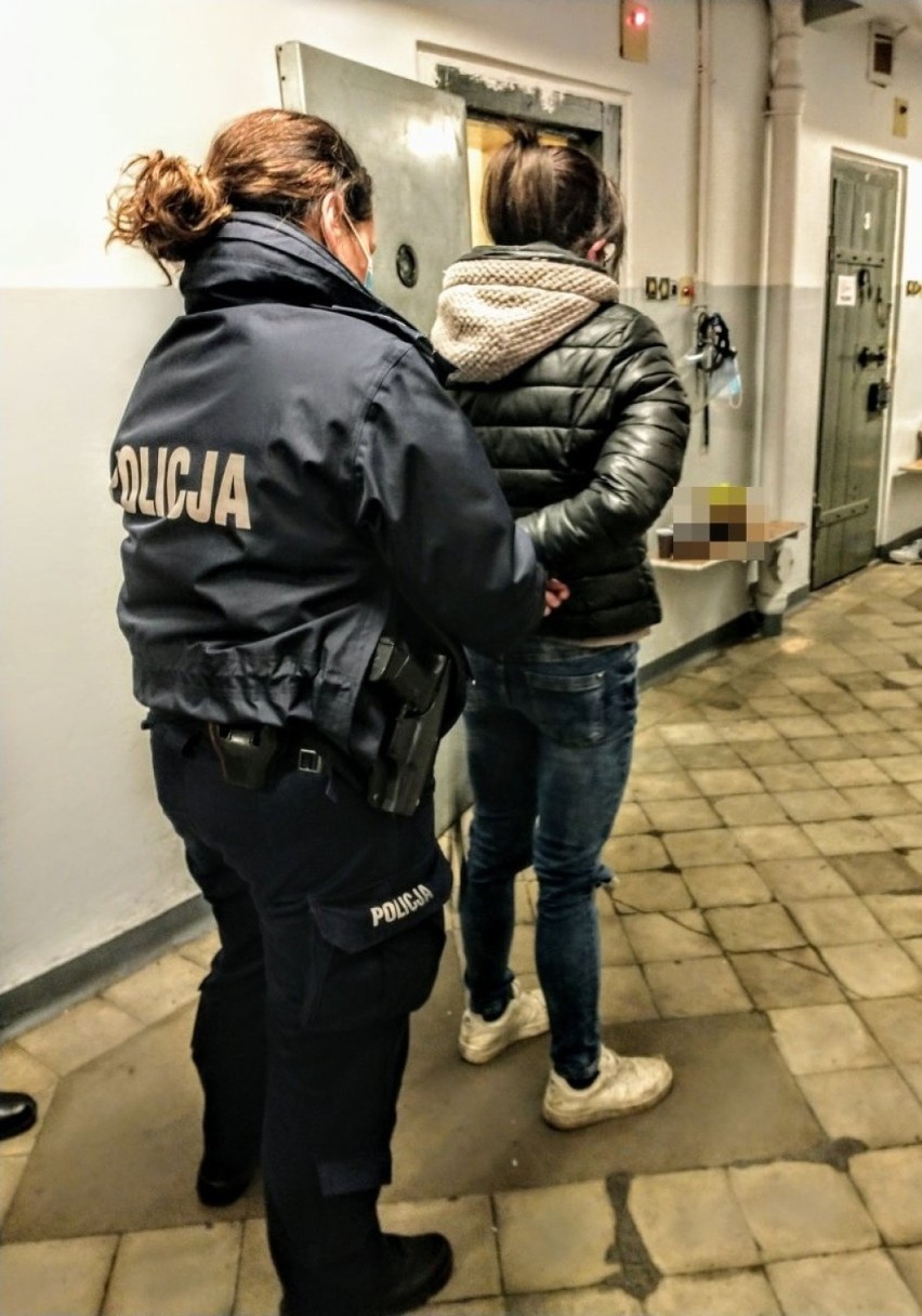 Opolscy policjanci zatrzymali cztery osoby podejrzane o...