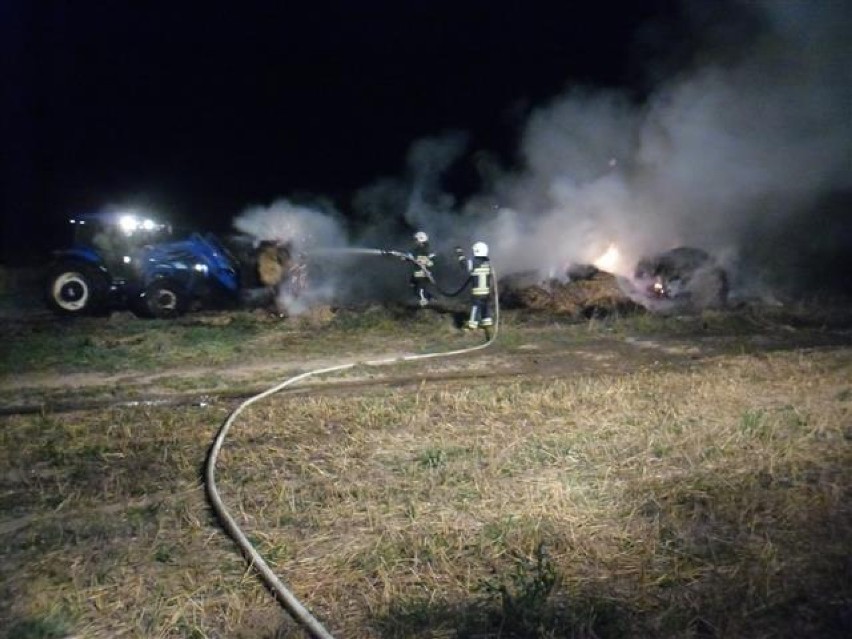 Straż Pożarna w Jarocinie: Paliły się baloty słomy i siana