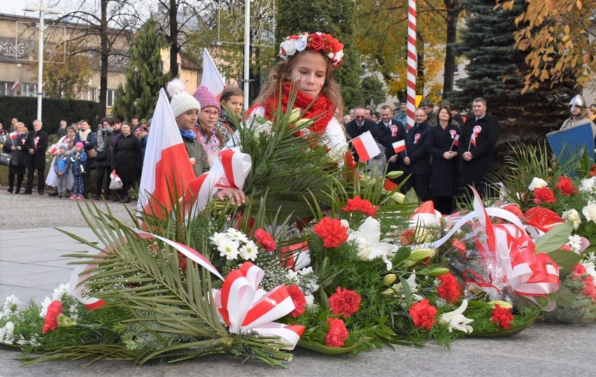 Oświęcim. Wielki biało-czerwony marsz przeszedł ulicami Starego Miasta