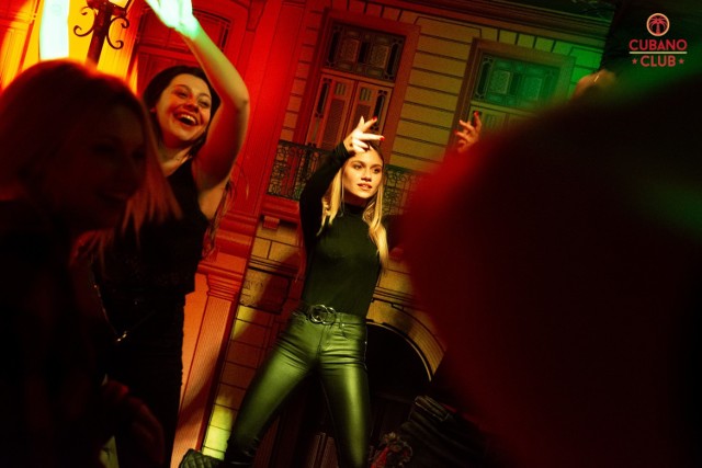 Miniony weekend rozpoczął się mocnym akcentem. Wszystko za sprawą piątkowej imprezy "Noche de Chicas" w Cubano Club Toruń. Oto fotorelacja! Zobaczcie koniecznie!

Polecamy:

Tak bawiono się w Toruniu podczas Flexx in Hex

Tych budynków w Toruniu już nie ma. Na pewno większość z nich pamiętacie

Przestępcy z Kujawsko-Pomorskiego ścigani listami gończymi. Oni ukrywają się przed policją