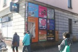 Przestrzeń publiczna w miastach zaśmiecona brzydkimi reklamami