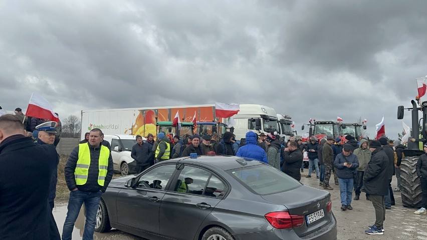 Protest rolników. Ciągniki i samochody zablokowali główne ulice Skierniewic