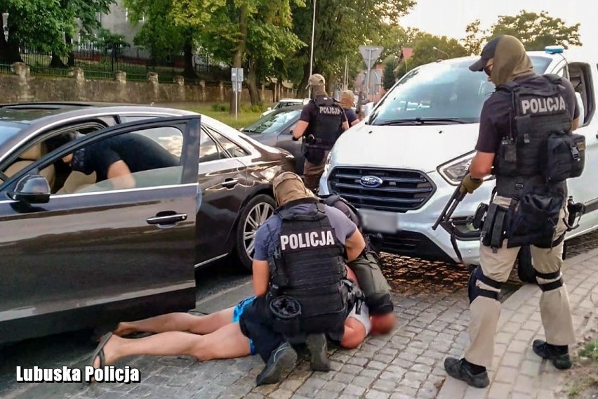 Pobicie pod dyskoteką w Zielonej Górze. Policjanci...