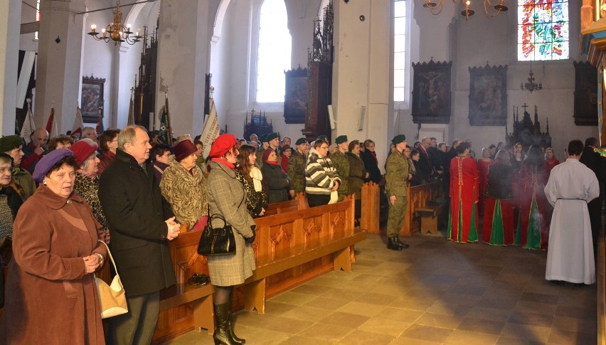 Uroczystość na cześć żołnierzy wyklętych w Malborku. Msza święta i przemarsz na skwer