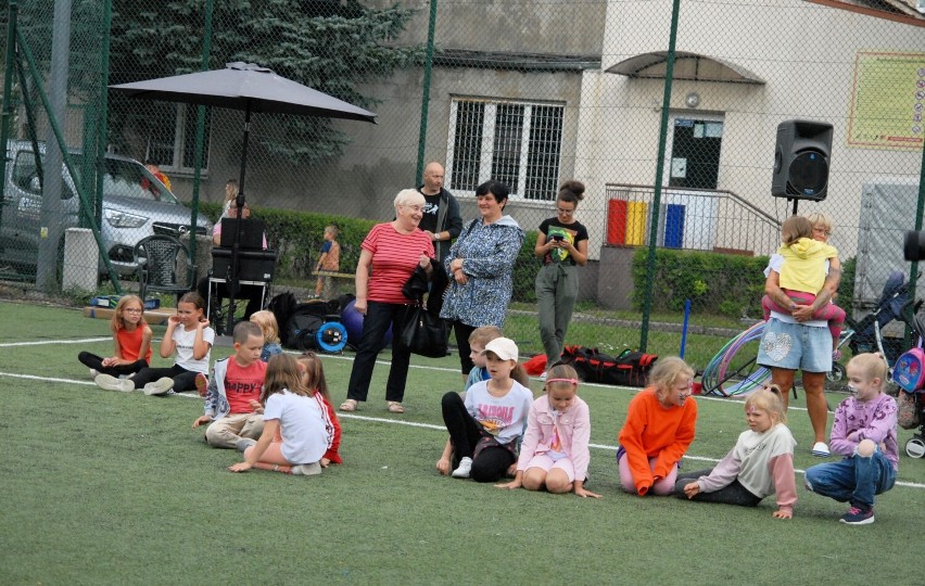 Za nami piknik wakacyjny w Piotrkowie. Całe rodziny bawiły się na Orliku przy ul. Wysokiej FILM, ZDJĘCIA
