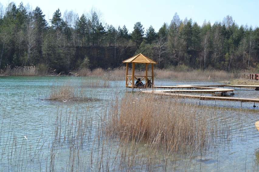 Park Gródek zachwyca. Lazurowa woda, strome klify. Prawie...