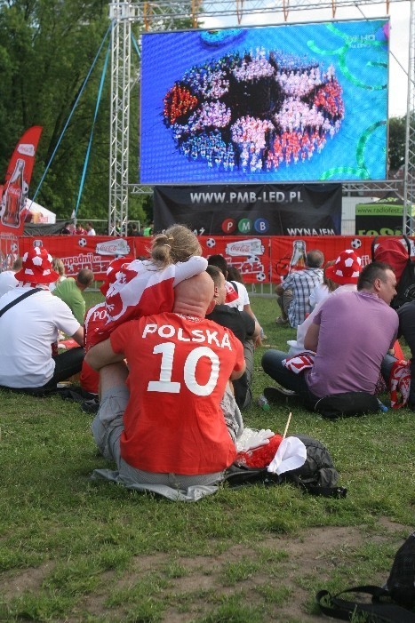 Śląska Strefa Kibica w Chorzowie: Mecz Polska-Grecja w Parku Śląskim [ZDJĘCIA]