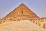 Wstrzymano remont piramidy w Egipcie. Krytycy porównują projekt do parku rozrywki