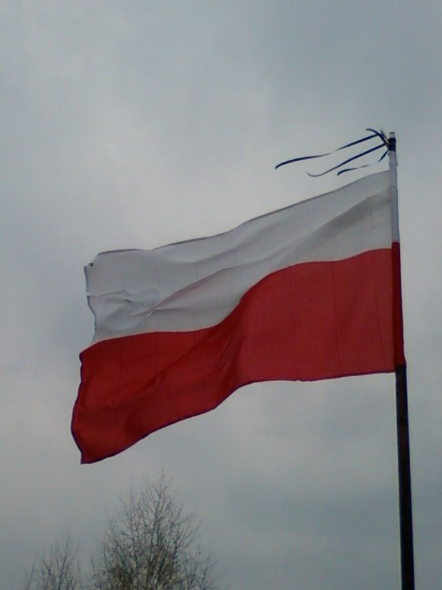 Polska flaga w okresie żałoby narodowej