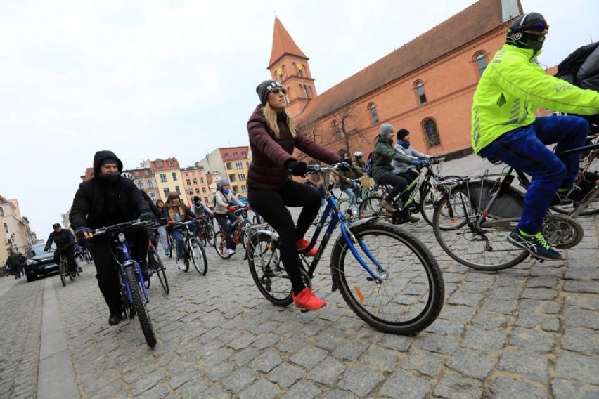 Rowerowa Masa Krytyczna to cykliczna impreza, w której...