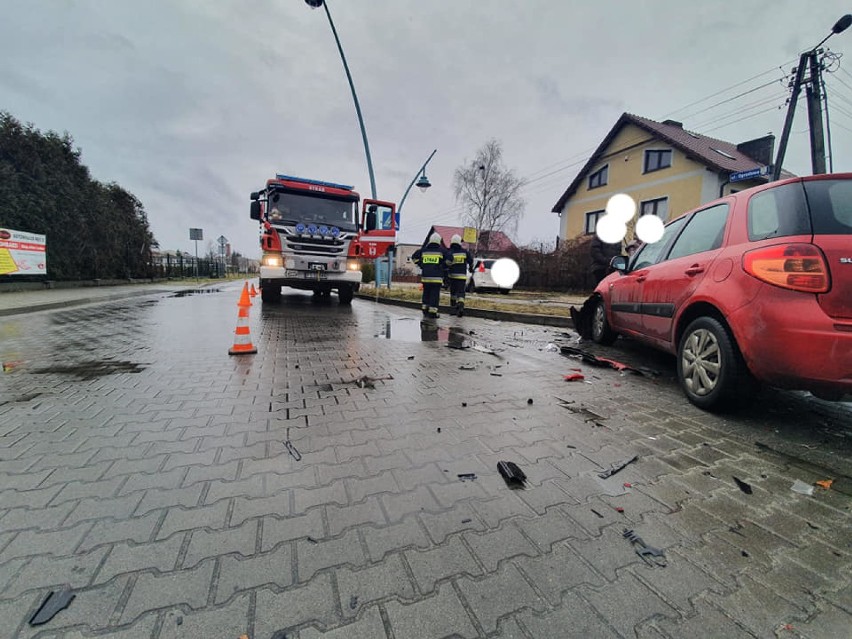 Sława. Zderzenie samochodów na skrzyżowaniu ulicy Ogrodowej z Obrońców Pokoju 