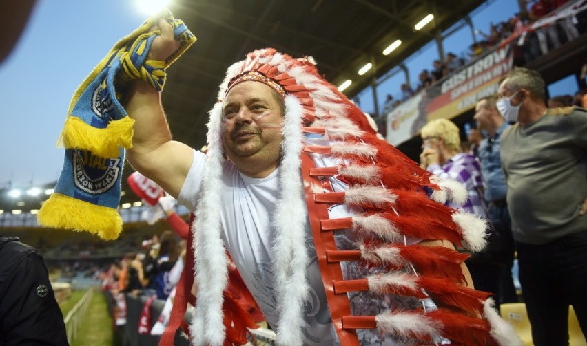 W piątkowy wieczór fani czarnego sportu aż dwukrotnie mieli...