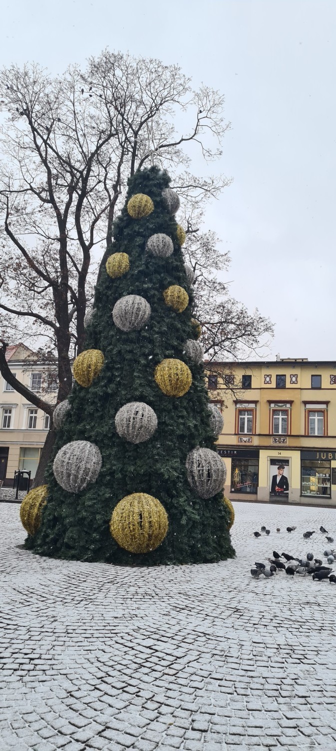 Sypnęło śniegiem w Lublińcu. Zrobiło się pięknie!