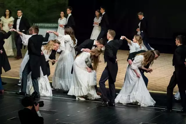 Swoją studniówkę mieli wczoraj uczniowie I LO w Bydgoszczy. Bal odbył się w Operze Nova. Zobaczcie zdjęcia!

Chcesz być na bieżącą z sezonem studniówkowym? Dołącz do naszego wydarzenia Studniówki w Bydgoszczy: >>>TUTAJ