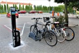 W Łęczycy zamontowano samoobsługowe stacje naprawy rowerów ZDJĘCIA