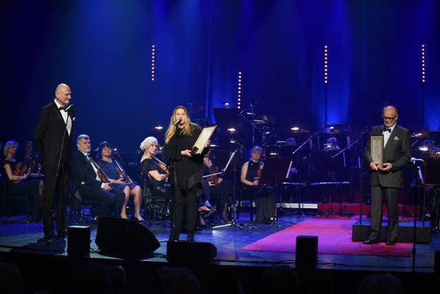 Dziś o 19:00 w Państwowej Szkole Muzycznej odbędzie się koncert na zakończenie karnawału. Grane będą wielkie przeboje muzyki filmowej i rozrywkowej tj.: „You'll Never Find Another Love Like Mine”, „Prócz Ciebie, nic”, „From Russia With Love”, „Thunderball”, „Delilah”, „You're the First, The Last, My Everything”, „I've Seen That Face Before (Libertango)”, „Tormenta Instrumental Tango”. Szczegóły znajdziecie na stronie płockiej orkiestry.