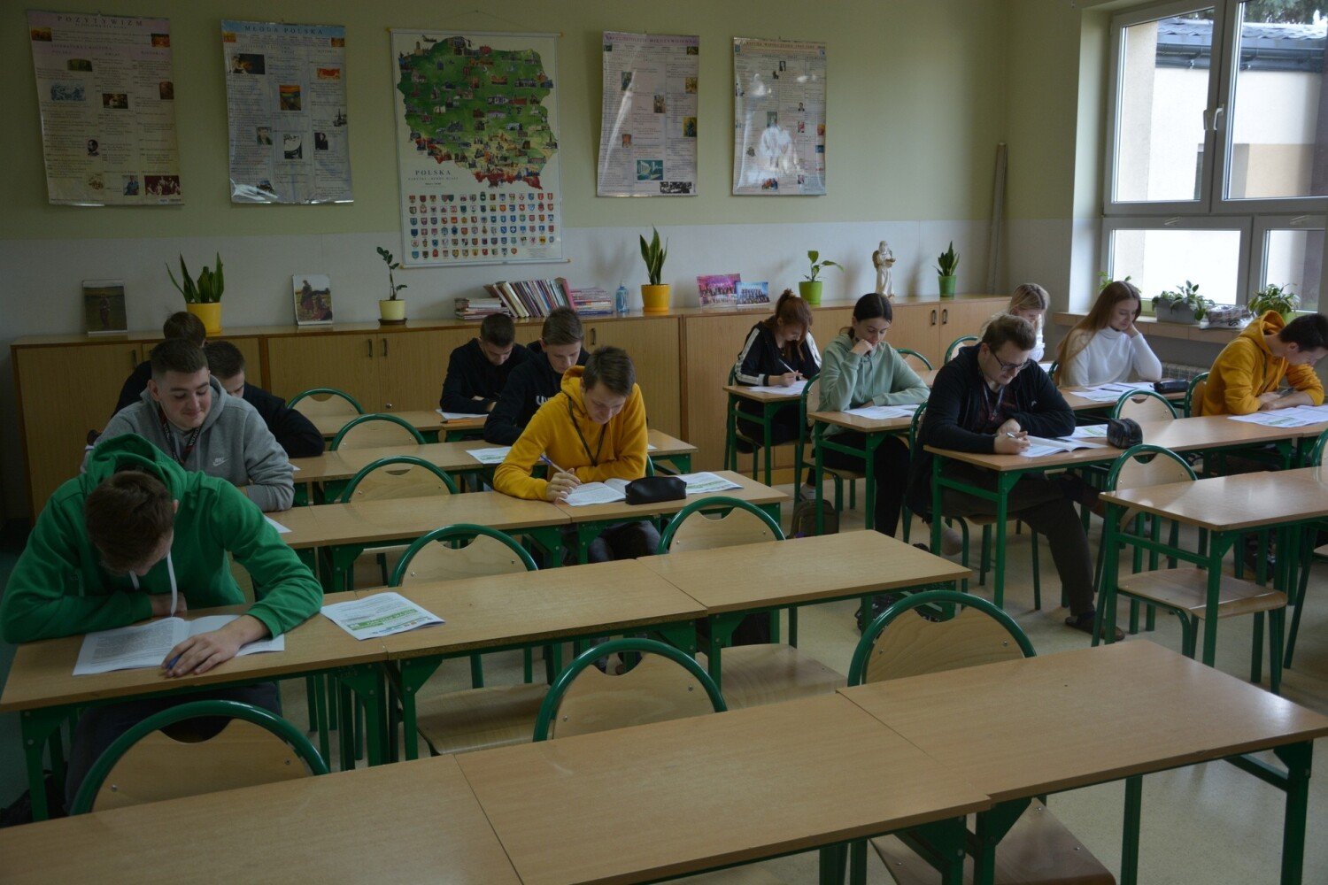 Próbna matura z języka polskiego. W Zespole Szkół w Staszowie pisało ją