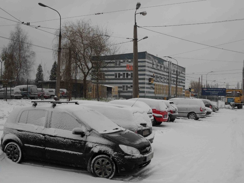 Zima zaskoczyła drogowców w Gliwicach i Zabrzu [ZDJĘCIA]