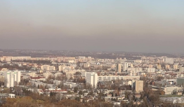 W poniedziałek 13 grudnia Kraków znalazł się wśród najbardziej zanieczyszczonych miast świata