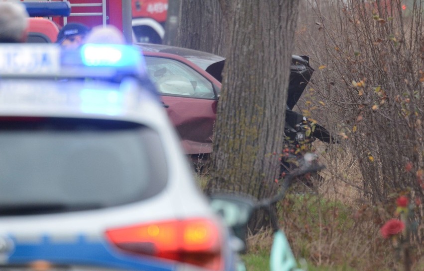 Śmiertelny wypadek pod Radzyniem Chełmińskim. Czołowo zderzyły się dwa samochody