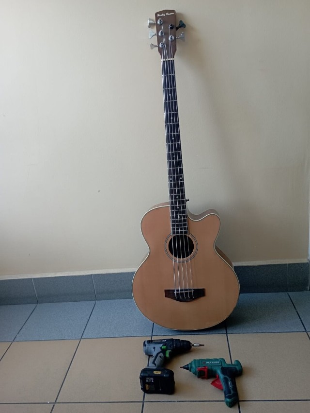 Skradzioną gitarę odzyskano.