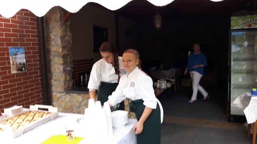 Uczniowie ZSTZ w Piekarach kształcą się z gastronomii. Szkoła czeka jednak na remont 