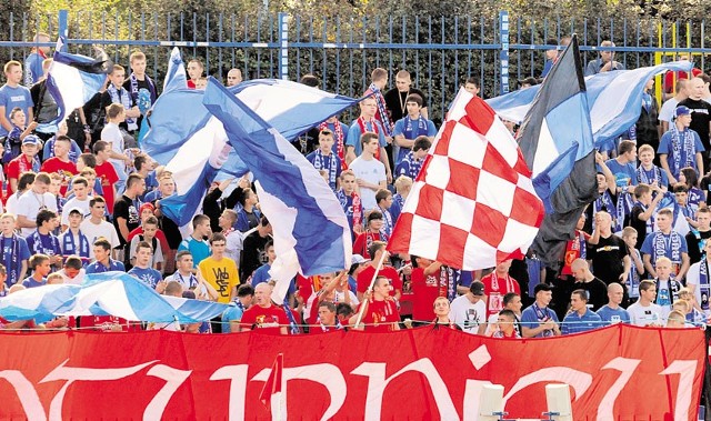 Fani Ruchu i Widzewa się przyjaźnią. Dlatego na trybunach w Chorzowie panowała sielankowa atmosfera. Jeśli zaś chodzi o doping, to kibiców obu zespołów z pewnością stać na znacznie więcej.