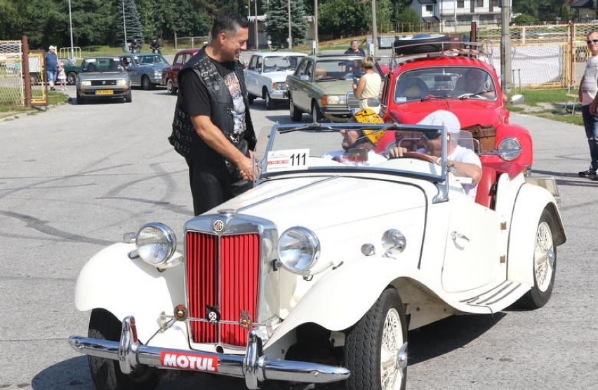 Zabytkowe auta i motocykle w Miedzianej Górze. Niezwykłe, rzadkie i kolekcjonerskie egzemplarze