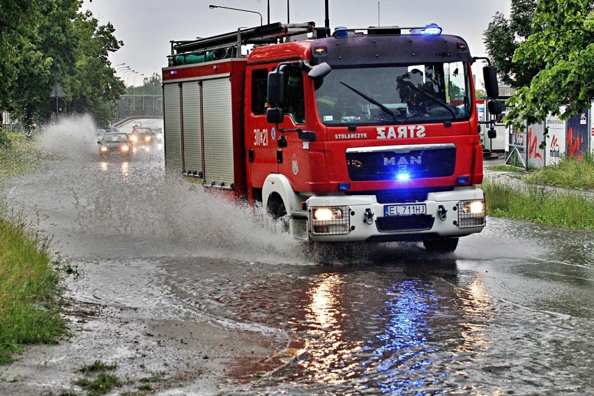 ALERT RCB dla Podkarpacia. 24 czerwca burze, silny wiatr, ulewny deszcz i lokalnie grad