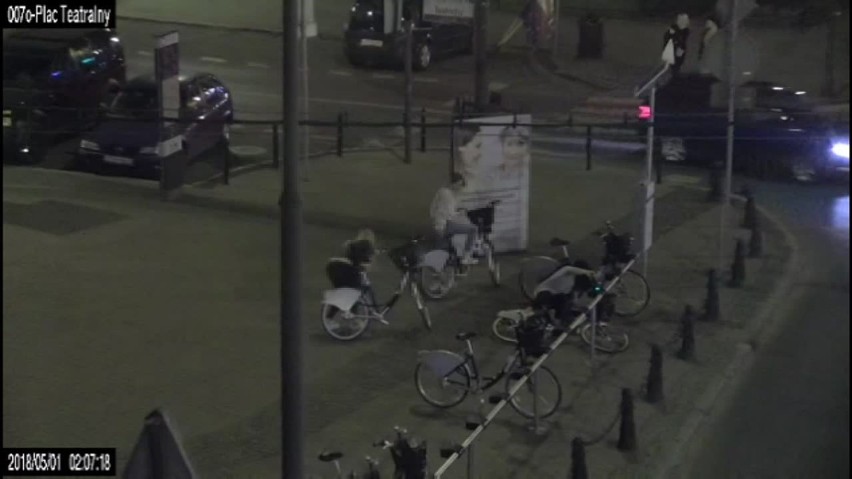Nocny rowerowy rajd po Bydgoszczy. Pijane kobiety przewracały się na jezdnię! [zdjęcia, wideo]