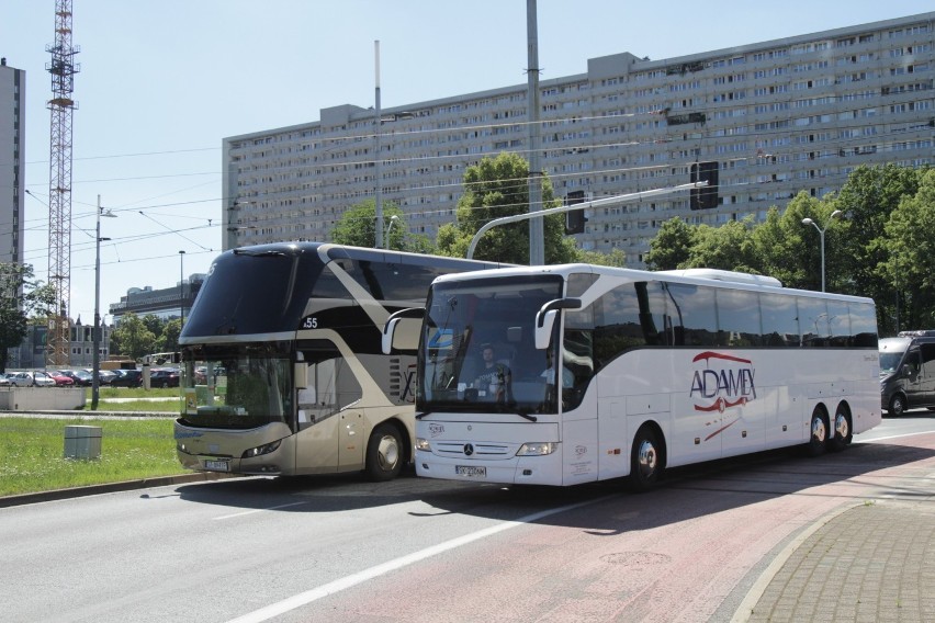 Protest przewoźników autokarowych w Katowicach
