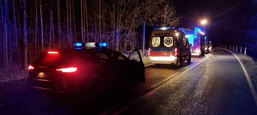 Nocne zdarzenie drogowe w gminie Wronki. Interweniowały wszystkie służby