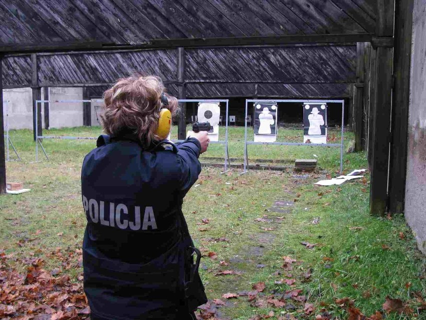 Lęborscy policjanci byli na szkoleniu strzeleckim