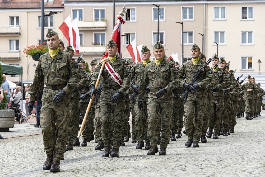 Święto Sił Zbrojnych Rzeczypospolitej Polskiej. Zobaczcie jak świętowano na bytomskim Rynku [ZDJĘCIA]