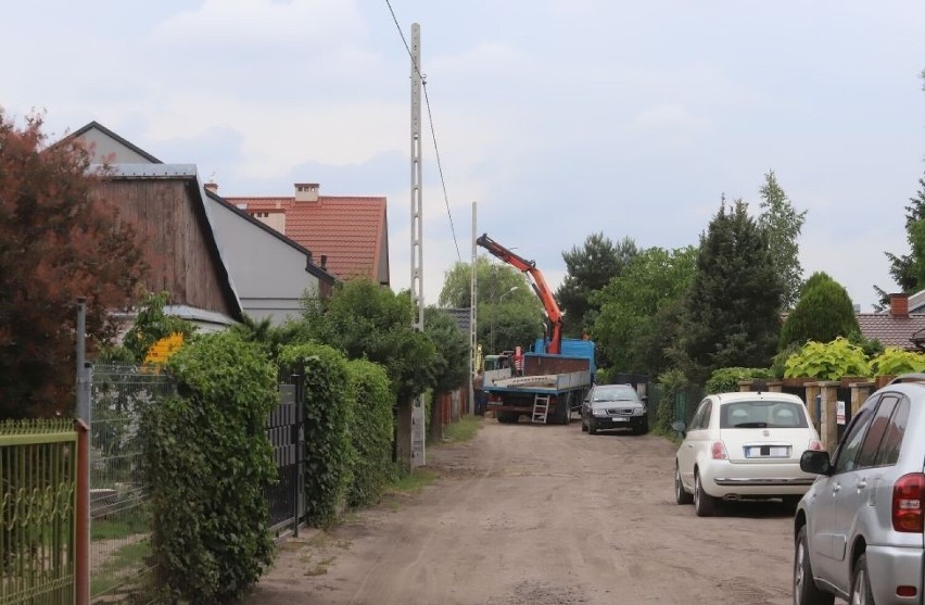Ulica Biegunowa na Żakowicach w Radomiu doczekała się przebudowy. Ruszyły pierwsze prace, asfalt będzie jeszcze latem