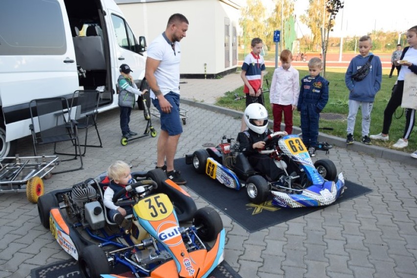 Pruszcz Gdański: Eksperymenty, zagadki, gokardy i motocykle podczas Dni Otwartych w Szkole Podstawowej nr 4