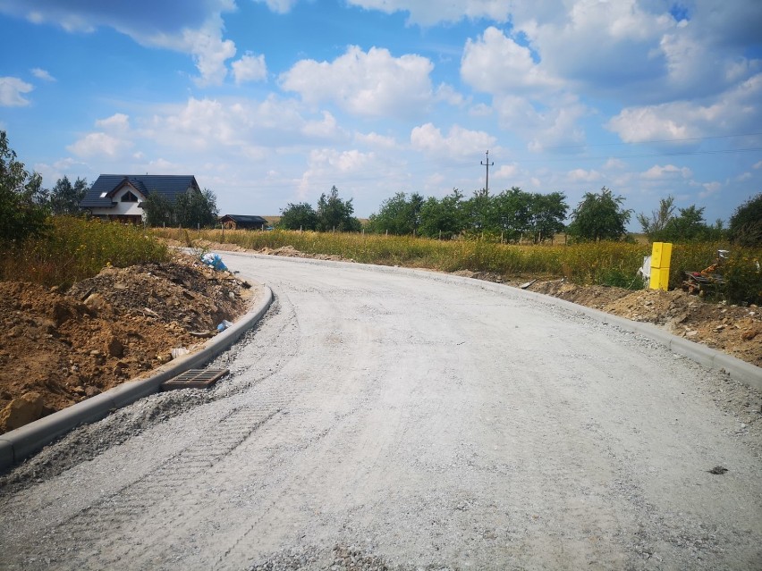 Rozpoczęła się przebudowa ulic w Jankówku. Prace zakończą...
