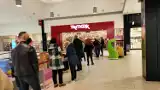 Gigantyczne kolejki do sklepów sieci TK Maxx. Widzieliśmy to w Galerii Katowickiej i M1 w Czeladzi 