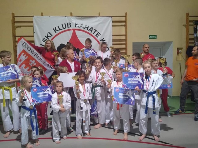 Drugie miejsce drużynowo zajęli zawodnicy Inowrocławskiego Klub Kyokushin na XIII Otwartych Mistrzostwach Województwa Lubuskiego w Karate Kyokushin w Kożuchowie. Przywieźli również wiele pucharów i medali za sukcesy indywidualne.