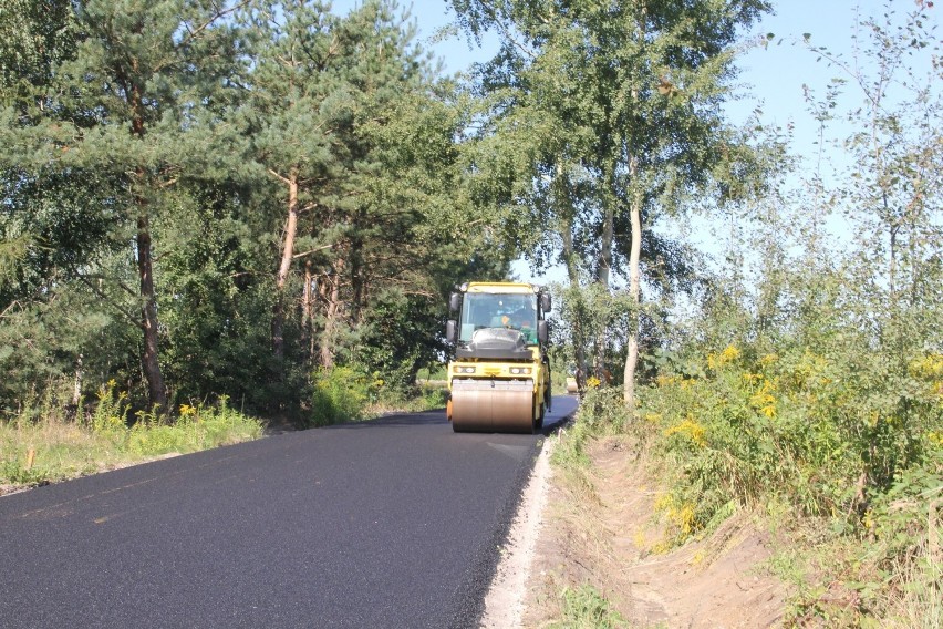 Modernizacja ul. Ludowej w Brzezinach. Na nieutwardzonej drodze pojawi się asfaltowa nawierzchnia