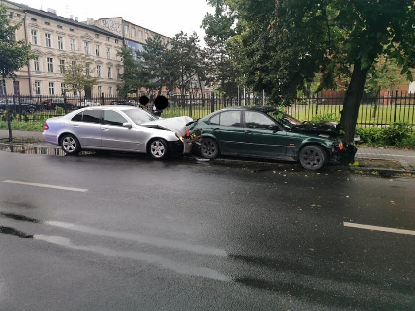 Tragiczny wypadek w Bydgoszczy. 15-latka potrącona na przejściu dla pieszych. Konieczna była reanimacja [zdjęcia]