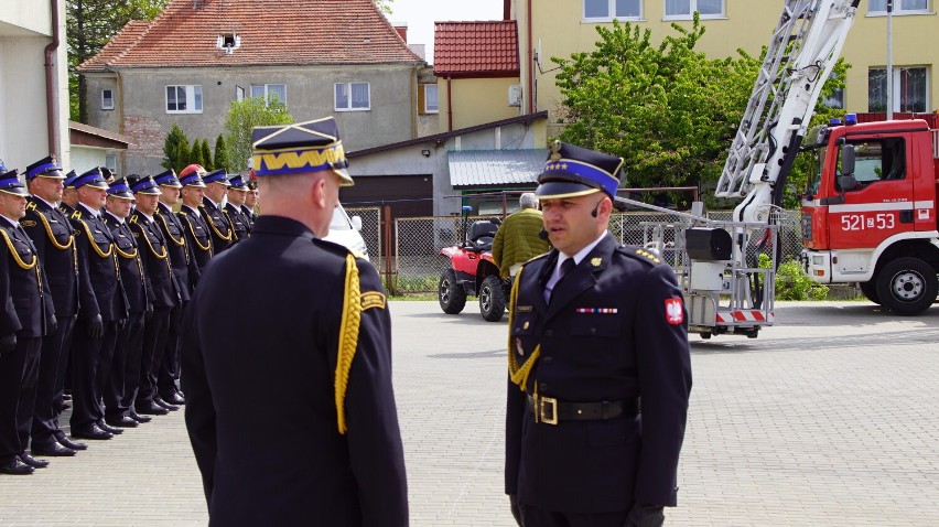 Powiatowe Ochody Dnia Strażaka w Sławnie. Przyznano awanse i wyróżnienie [zdjęcia]