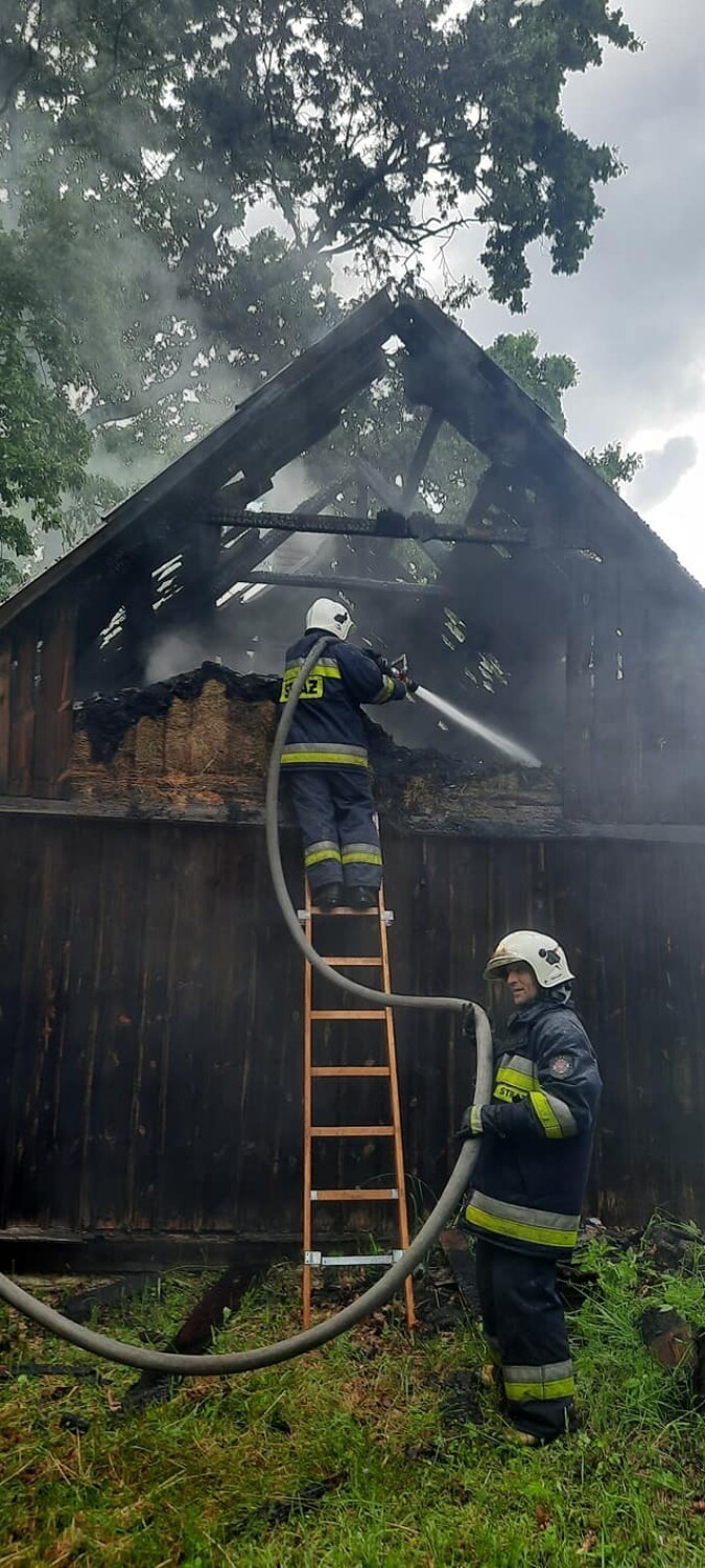 Gmina Żytno. Pożar w Załawiu, budynek zapalił się od pioruna
