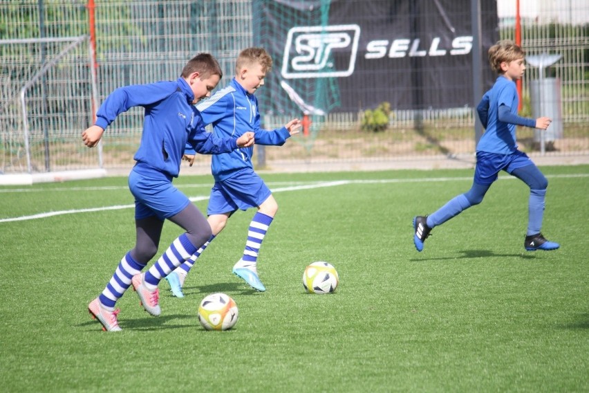 Młodzi zawodnicy Stilonu Gorzów i innych klubów piłkarskich wznowili treningi. Na razie w małych grupach