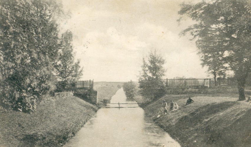 Kanał doprowadzający wodę do Walcowni, około 1900 r.;...