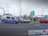 Zderzenie samochodów na rondzie Niepodległości w Szczawnie - Zdroju. Kierowca wjechał na czerwonym świetle