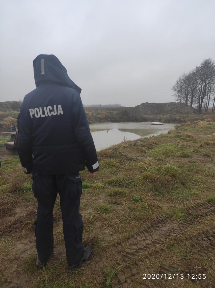 Gmina Lgota Wielka: Zwłoki kobiety w stawie w Wiewiórowie. Trwają działania policji i straży
