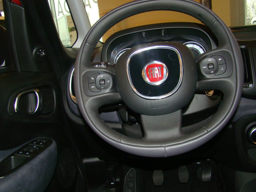 Kalisz: W weekend Drzwi Otwarte w salonie Fiata. Pokażą najnowszy model 500 L. ZDJĘCIA