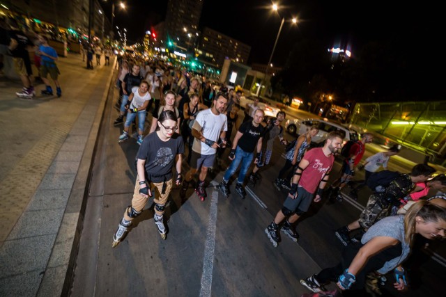 Nightskating zaczyna sezon. Rolkarze w nocy przejadą z centrum do "Mordoru"